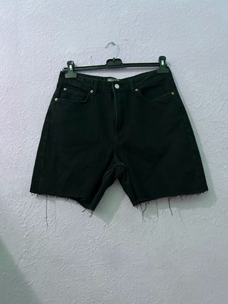 Shorts vaqueros negros desgastados