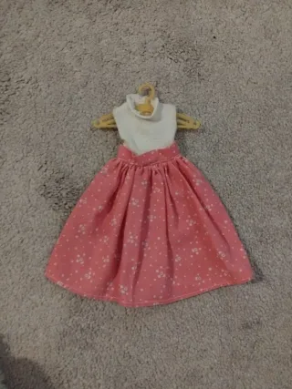 Vestido de muñeca Lesly de Famosa