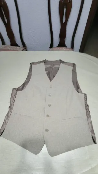Chaleco beige Talla L para boda