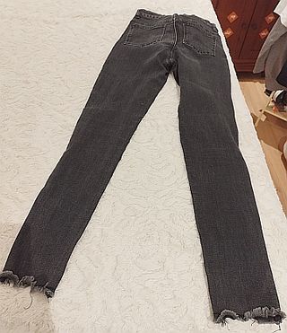 Vaqueros negros rotos talla S 36