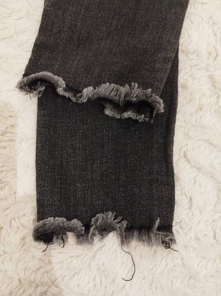 Vaqueros negros rotos talla S 36