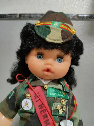 Muñeca funcionando Legión Española mili ejercito