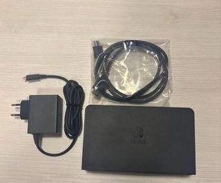 Nintendo Switch OLED + Mario Kart 8 Deluxe + Funda