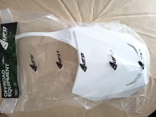 Kit Plásticos UFO Plasticos MX/Enduro. NUEVOS