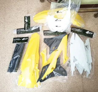 Kit Plásticos UFO Plasticos MX/Enduro. NUEVOS