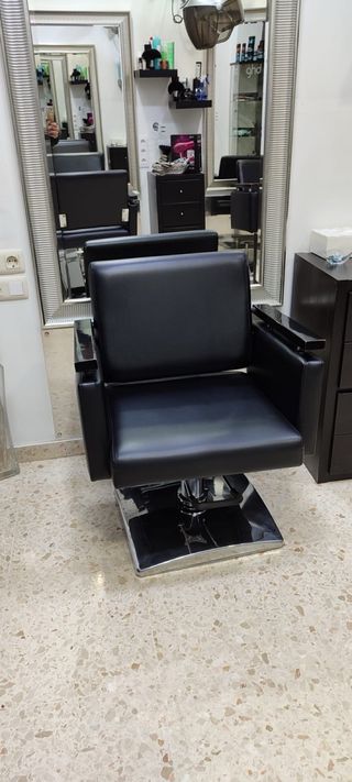 Mobiliario Peluquería Silla + Espejo + Reposapiés