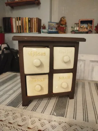 Armadio da cucina con 4 cassetti