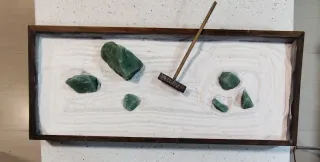 Mini Jardín Zen con Piedras y Rastrillo