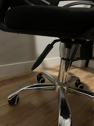 Silla de oficina ergonómica negra