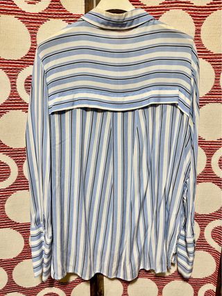 Camisa rayas azul y blanco de Mango. Talla L