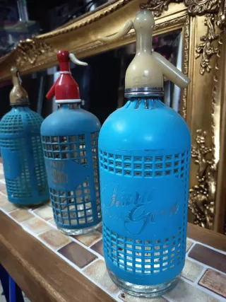 3 Sifones antiguos y jaula