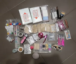 Set di accessori per manicure e decorazione delle unghie