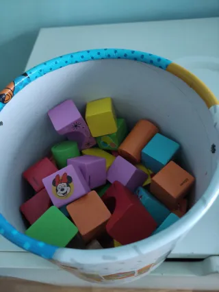 Bloques Madera Disney y muñeca Minnie.