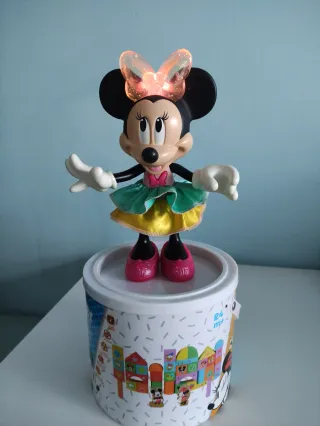 Bloques Madera Disney y muñeca Minnie.