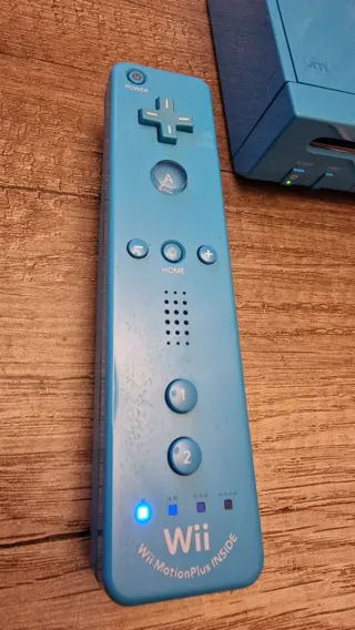 Consola Wii Azul + Wii Motion Plus + Wii Sports