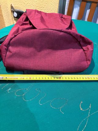 Mochila pequeña roja