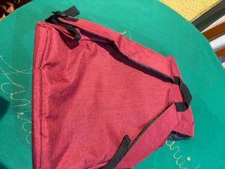 Mochila pequeña roja