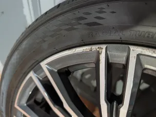 Llantas BMW 790m con neumáticos y sensores. Serie