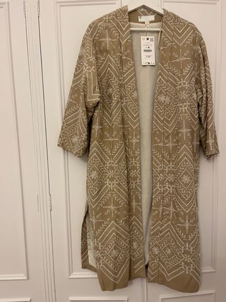 Caftán Zara bordado beige Talla M-L
