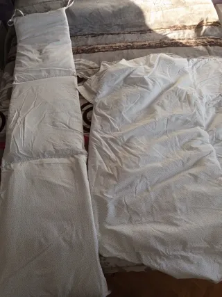 Edredón y protector cuna a juego