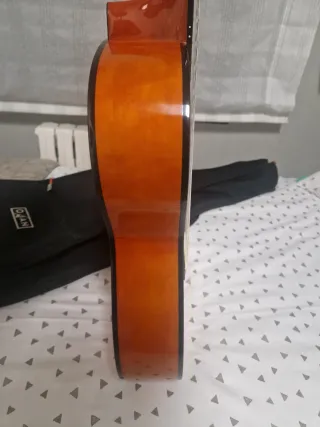 Guitarra OQAN QGC-10 Cadet y funda