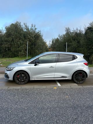 Renault Clio RS 220cv