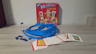 Lote juegos: Conecta 4 y Hedbanz