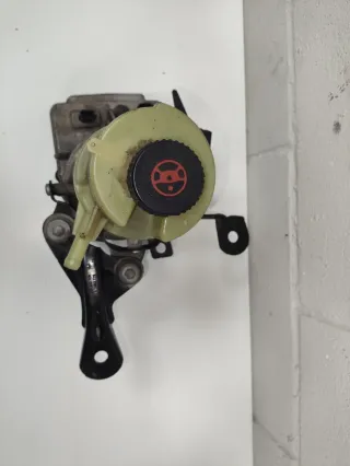 Bomba de dirección asistida Renault Trafic de 2016