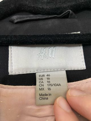 Americana negra entallada – Talla M