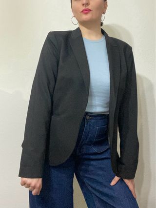 Americana negra entallada – Talla M