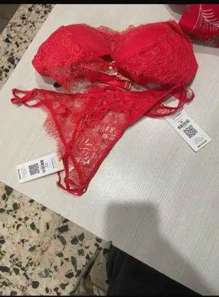 Vendo tutti completi intimi donna taglia 3 4 nuovi