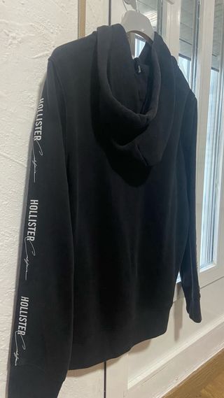 Sudadera y Camiseta Hollister Negras