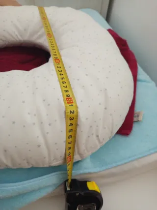 Cojín de lactancia con estrellas