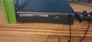 Xbox 360 Elite 120GB Negra+ 4 juegos