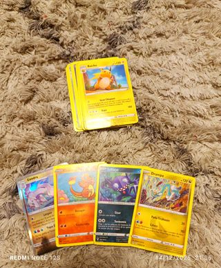 Pack 23 cartas Pokémon y caja