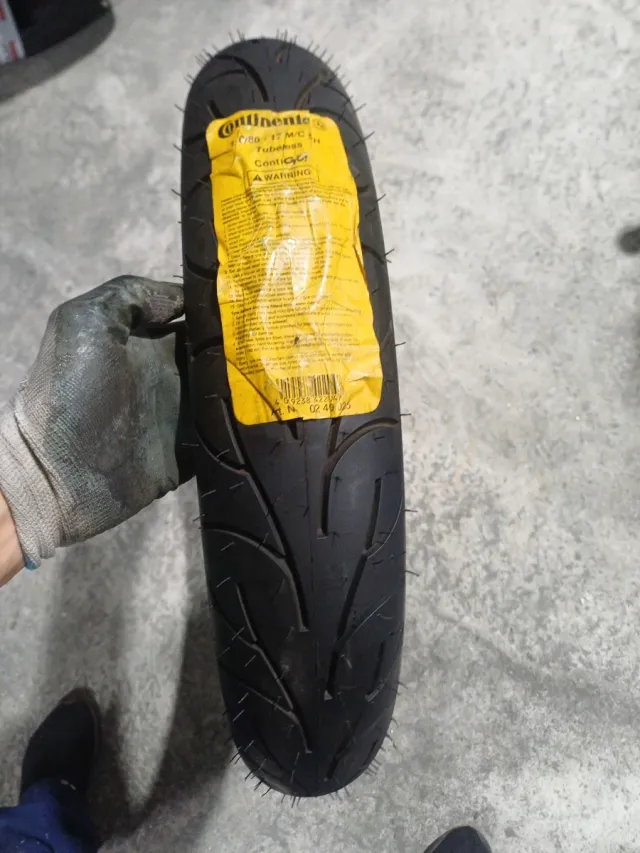 Continental 110/80-17 Tubeless