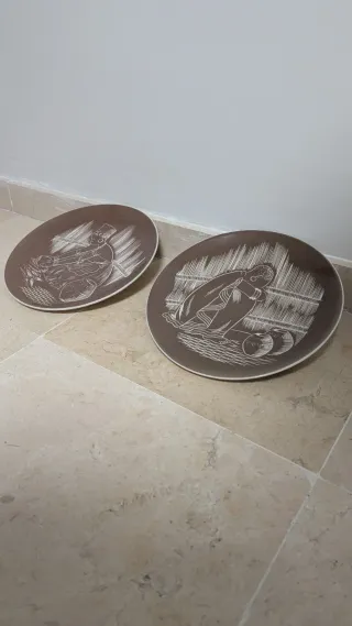 Juego de 2 platos decorativos
