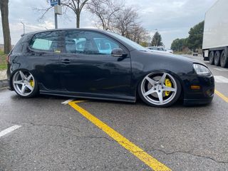 Volkswagen Golf GTI Stance