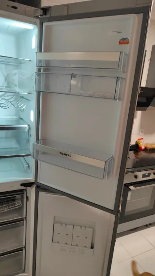 Nevera Siemens AVERIADA