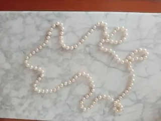 Collar de bisutería perlas