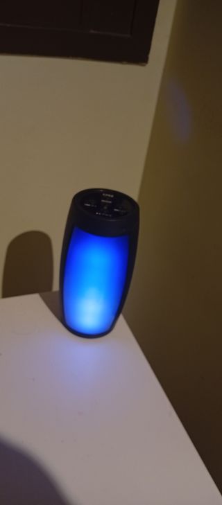 Altavoz pequeño con luces LED Potente