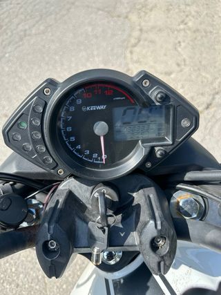 Moto Blanca Deportiva