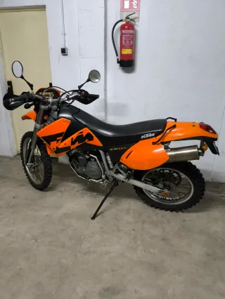 Moto KTM LC4 640