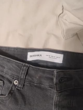 Vaqueros negros hombre bershka