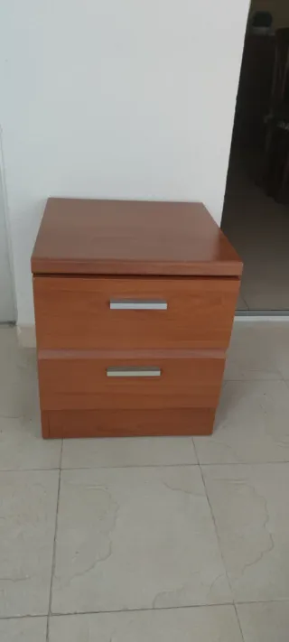 Mesilla de noche de madera