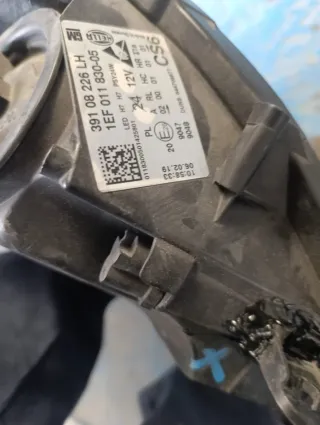 Faro delantero izquierdo Opel Corsa