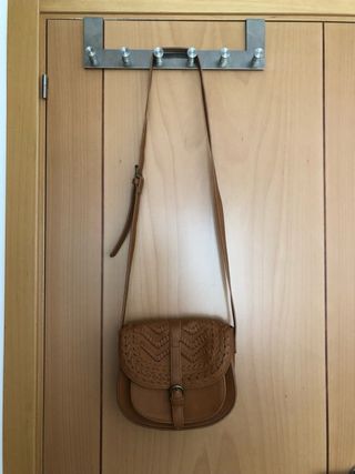 Bolso bandolera camel trenzado