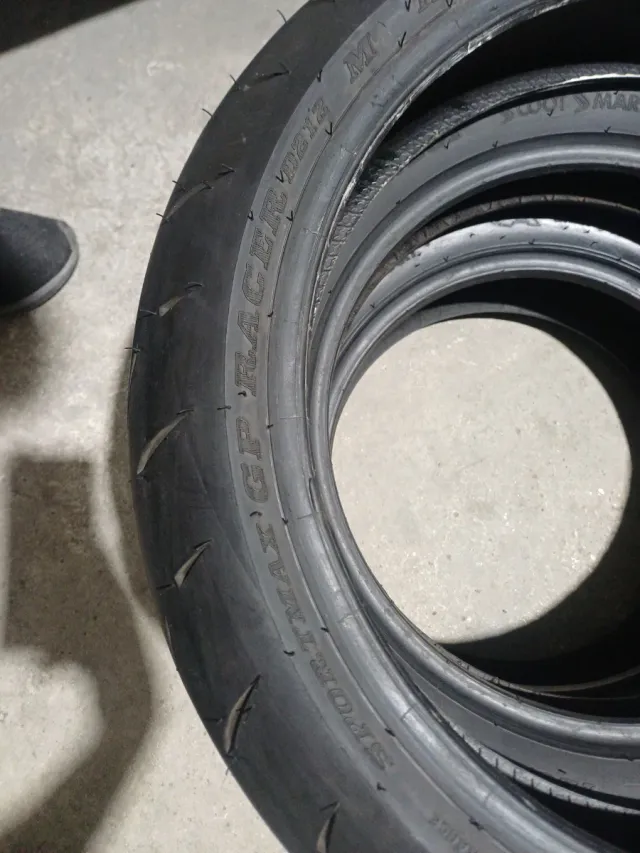 Dunlop Sportmax GP Racer D212