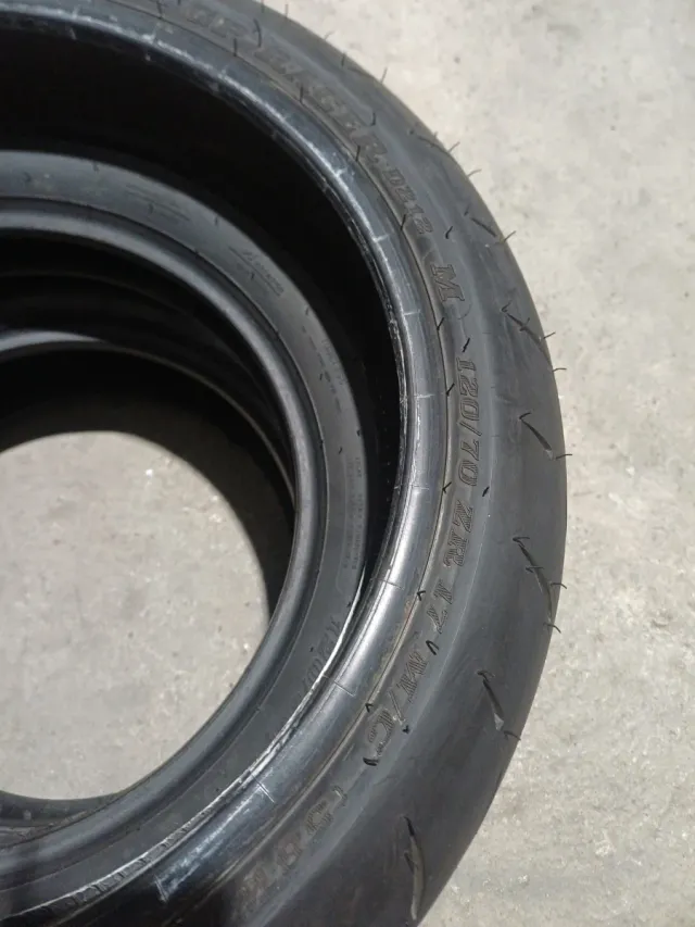 Dunlop Sportmax GP Racer D212