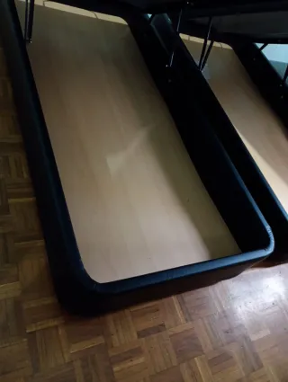 Cama canapé tapizada negra